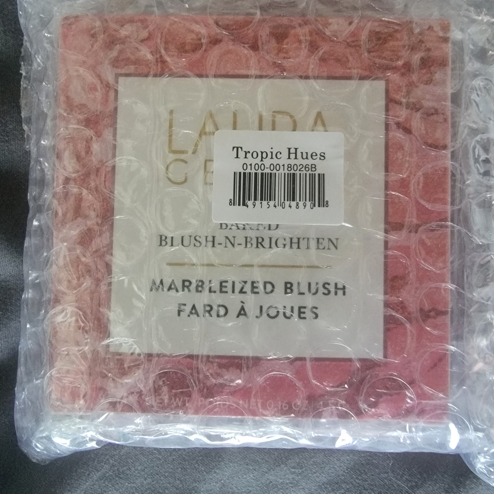 Laura Geller Marbelized Blush in Tropic Hues